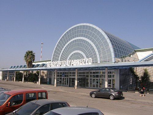 moving-to-Italy-tips-pescara-airport